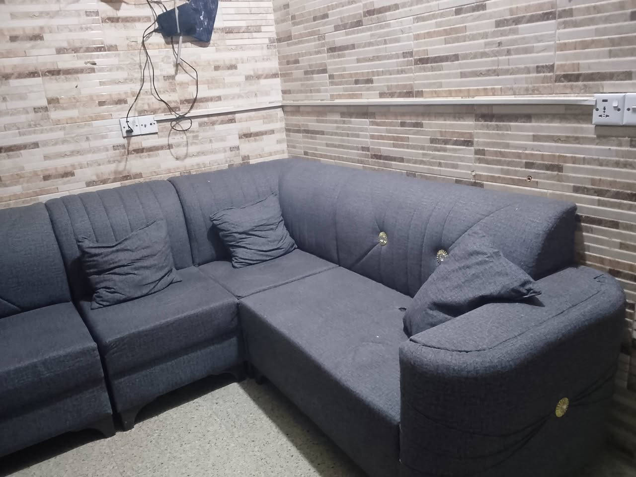 السلام عليكم عندي غراض مستعمله نضيفات
للاستفسار الاتصال على الرقم الموجود//***********//
موجود موبايل ريلمي c11
