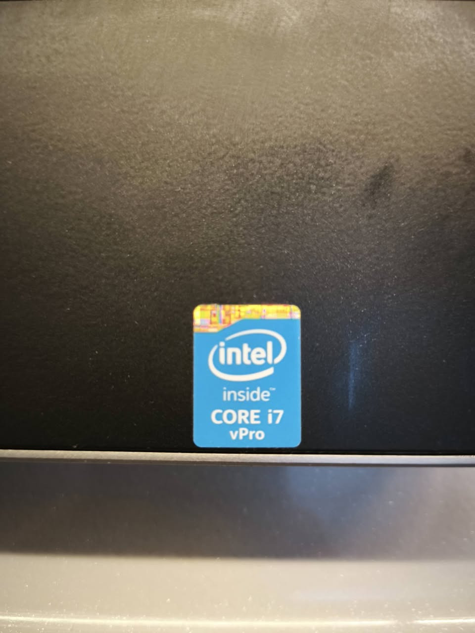 مرحبا لابتوب نوع دل قوي يستخدم للعاب برامج هندسة هاي مواصفاته نظافة 98%
Intel(R) Core(TM) I7-4810MQ CPU @ 2.80GHz 2.80

مكاني نجف للتواصل واتساب واني خادم 

***********
