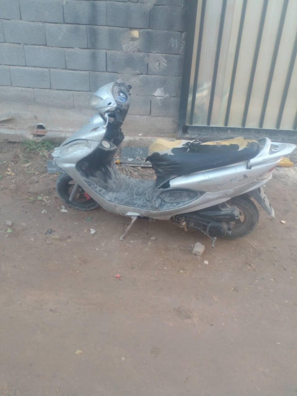 سلام عليكم دراجه اللبيع أو مراوس بفراشه  واماكس شباب دراجه شقاله هندر وسلف وشاير  مكان بصره قضاء القرنه سعر 200.وبيه مجال


**إذا كنت صاحب هذا الإعلان وتريد حذفه لأي سبب، رجاءا أرسل رسالة إلى الدعم الفني**