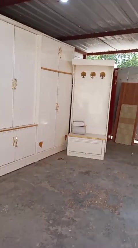 سلام عليكم غرفة نوم البيع اتصل على رقم ***********
