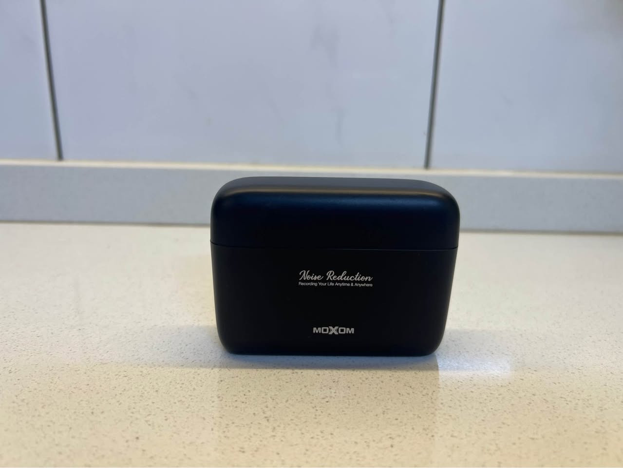 مايك MOXOM لاسلكي – Lightning لأجهزة iPhone
حالة ممتازة – استخدام خفيف جداً.

🔹 Dual Noise Reduction
🔹 صوت واضح ونقي للتصوير والبث
🔹 Plug & Play – بدون إعدادات
🔹 شحن بعلبة خاصة
🔹 مناسب للريلز، الشروحات، الاجتماعات

الحالة: شبه جديد
السعر: 20,000 دينار
(قابل للتفاوض 

التسليم: بغداد
السعر: خاص

مناسب لصناع المحتوى و البودكاست و الشروحات و الفيديوات التعليمية بغداد, العراق


**إذا كنت صاحب هذا الإعلان وتريد حذفه لأي سبب، رجاءا أرسل رسالة إلى الدعم الفني**