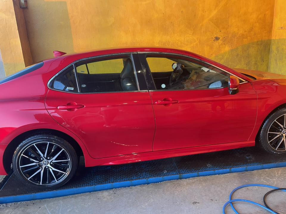 السلام عليكم 
للبيع او المراوس حسب القناعة 
كامري موديل 2024 
مواصفات se 
دخول جديد وتسجيل جديد على كتاب الشهداء 
الضرر راس الچاملغ اليمين واليسار معدلات بارد بدون صبغ وتبديل بنيد وبيها دواخل معدل بارد بدون صبغ ولا معجون.صور الضرر موجوده بالمنشور 
 السيارة جاهزه وجديده 
السعر 190 وبيها مجال شي بسيط 
***********
***********
