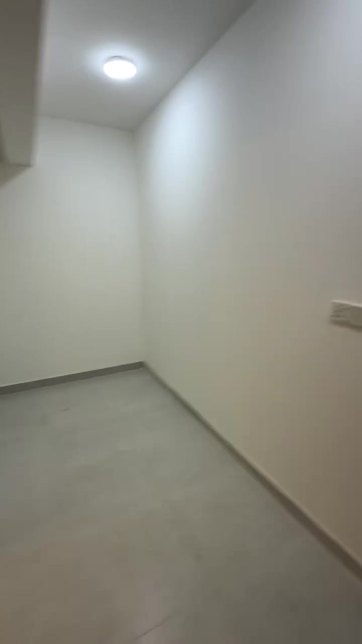 🏢 شقة  للإيجار في مجمع دار السلام على مطار المثنى قرب جامعة اشور 
لكل اليدورون عن الراحة والموقع المميز، شقة بمواصفات راقية وعرض ما يتفوت:
 * 📐 **المساحة:** 205 متر مربع.
 * 📍 **الطابق:** متوفر أرضي، وطوابق (ثالث ورابع) حسب طلبك ورغبتك.
 * 💰 **السعر:** مليون وربع (1,250,000 د.ع).
💡 **عندك عقار تريد تبيعه أو تأجره؟** تواصل ويانه وإحنا نتكفل بالباقي!
📞 **للتفاصيل والاستفسار وتحديد موعد للمعاينة:**
 * ***********
 * ***********
 * ***********
