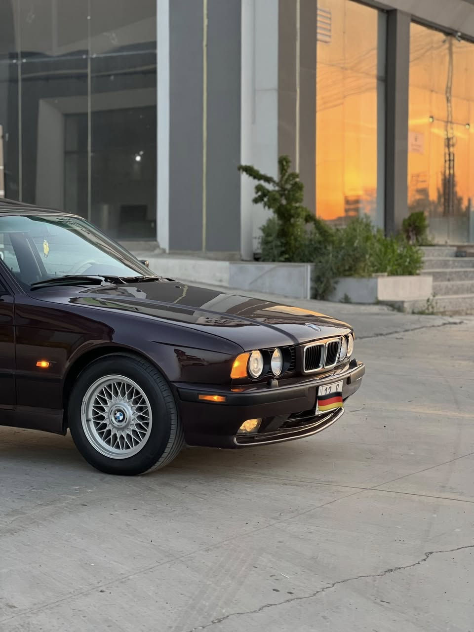 للبيع
BMW 
530-V8  مسكر اصل وفصل 
1994 اصل بدون تحديث 
Limited لمتد اصل فول

السياره مصبوغه عام للجمالية وموضح بالصور صفحات السياره كلش مرتبه 

1-بجم عريض 
2-مرايات منفصل بلاد 
3- سلايت طكتين اوتو شغال 
4- دعاميات M 
5- ويل خليه حجم 16 جديد 
6- سقف اسود
7-دبل ايرباك
8- دبل جكمجه
9-كمبيوتر 
10-قطعتين تبريد 
11- برده خلفيه 
12-داخل جلد بيجي كشنات+ابواب كارتير  
13-دبل كشن كهرباء +تكوات كهرباء 
14- تحكم ستيرن كهرباء شغال 
15- سيدي چنجر
16-اربعه جام اوتو
17-حساسات خلفيه شغال
18-ABS 

لايت بك لايت كله جديد

تبريد شرط ثلج 

كير شرط درجة اولى
محرك شرط درجة اولى 

السياره بدون اي نقوصات 

السياره باسمي 
سنويه جديد 
هزه+ فحص جديد 
رقم نينوى الجديد مسطره مشروع وطني تتحول بجميع المحافظات 

المكان نينوى 

السعر (88) وبيها مجال خابر وتدلل 

***********
***********

