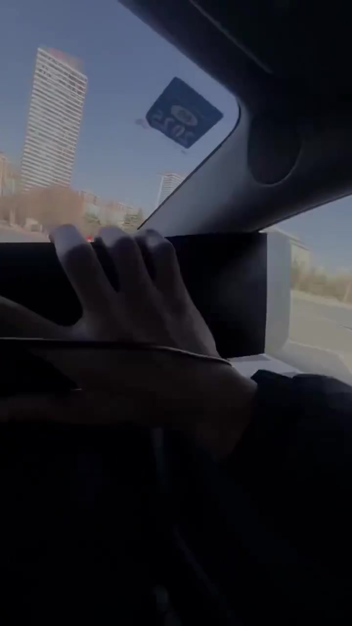 اكتب اسمك، رسالتك، أو حتى اعرض صور ورسوم متحركة بألوان RGB جذابة 🌈
تتحكم بيها بسهولة عن طريق الموبايل 📱 عبر تطبيق مخصص يدعم النصوص والأنيميشن والإيموجي 😍
🔹 شاشة مرنة وخفيفة
🔹 ألوان قوية وواضحة
🔹 تدعم الكتابة بالعربي والإنكليزي
🔹 مناسبة للسيارة، المحل، الغرفة، المناسبات، والكافيهات
🔹 تحكم كامل بالسرعة والإضاءة والحركات
🔹 تعمل عبر USB بكل سهولة
خلي رسالتك تلفت الأنظار بكل مكان 😎
متوفرة الآن مع إمكانية التوصيل 🚚✨
#LED_Matrix #شاشة_ذكية #ديكور #إعلانات #RGB #لوحة_الكترونية #LEDPanel


**إذا كنت صاحب هذا الإعلان وتريد حذفه لأي سبب، رجاءا أرسل رسالة إلى الدعم الفني**