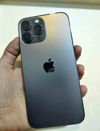 آيفون 15 برو ماكس • مفتوحة • وارد كندا