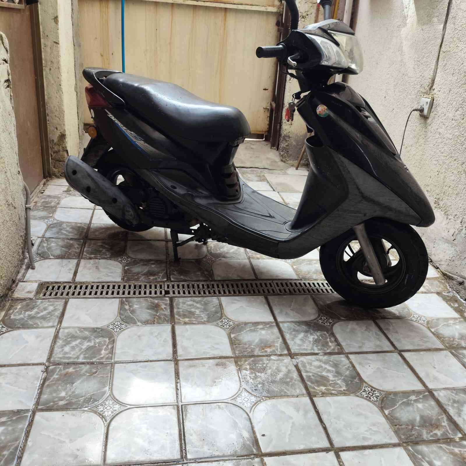 السلام عليكم ابريز ببغاء الدراجة مكفوله من المكينه والكفر بلادي أي نقص ما بيه
العنوان بغداد البلديات تقاطع الكهرباء 
السعر 800 وبيه مجال حك الجيه 
الاتصال على الرقم *********** موجود واتساب
