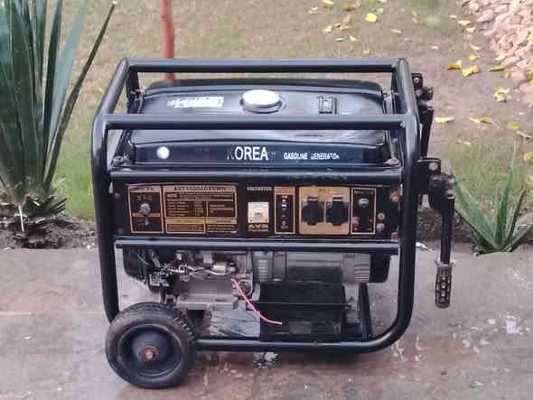 مولد استره ٥كيفي ٢٠ امبير ملف نحاس سلف وبكره نضيف كلش ما داخل تصليح ابد شغال وعل فحص السعر ٣٠٠ الف هاتف ((***********)) ((***********)) الكورك بي واتساب يوجد خدمت توصيل العنوان بغدا د تاجي
