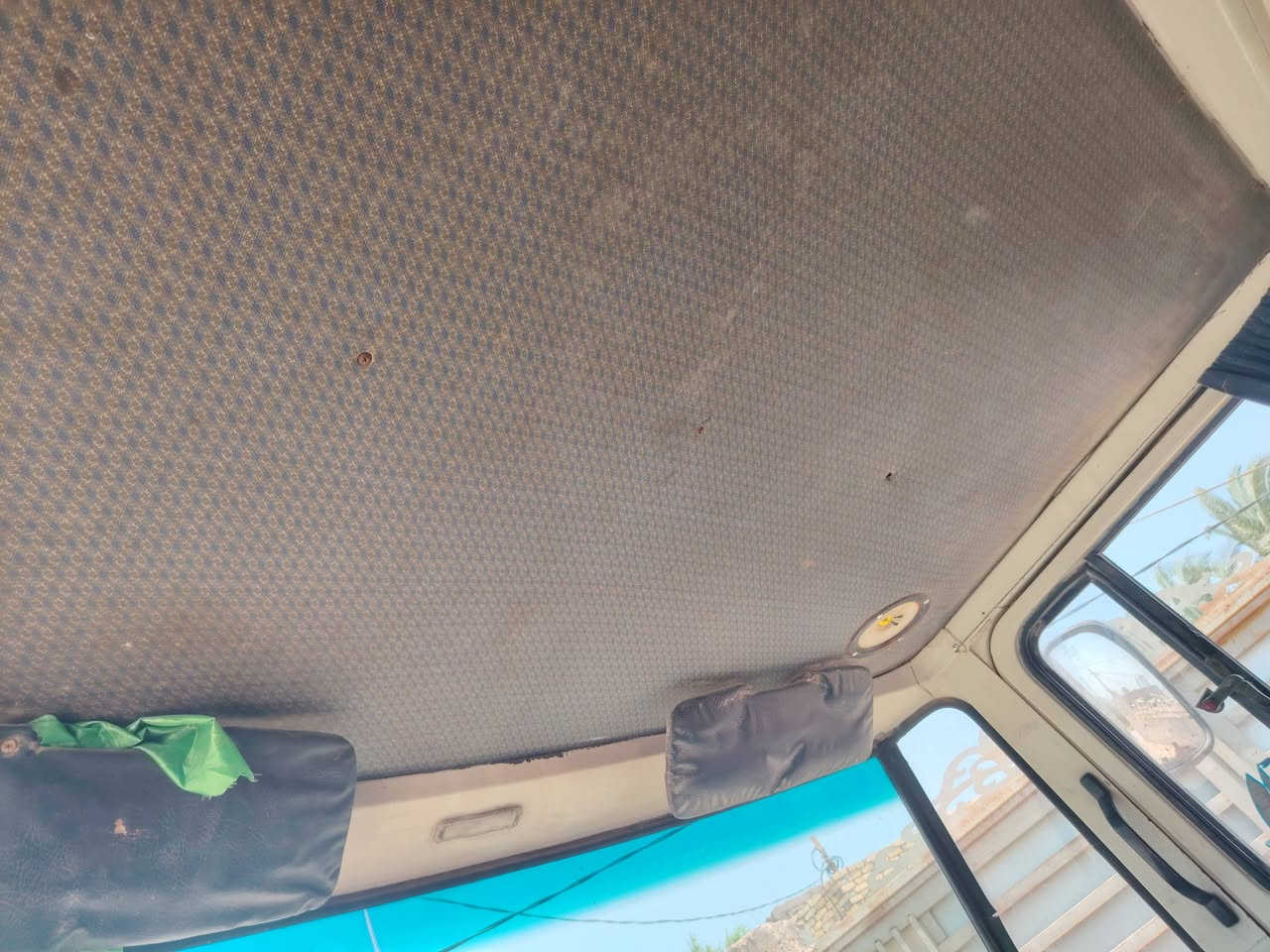 سلام عليكم سياره خرسه للبيع رقم تلفون ***********
