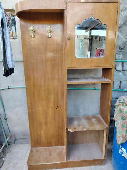 غرفة للبيع السعر ٢٠٠ الف للاستفسار الاتصال على الرقم ***********
