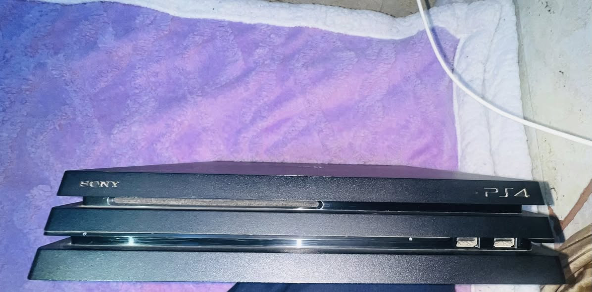 اللهم صلي على محمد وال محمد ) سلام عليكم بلي 4 برو واحد تيرا للبيع بييع فقط مهكر نظام 12 السعر 275   العنوان مدينه الصدر للاستفسار 

***********
