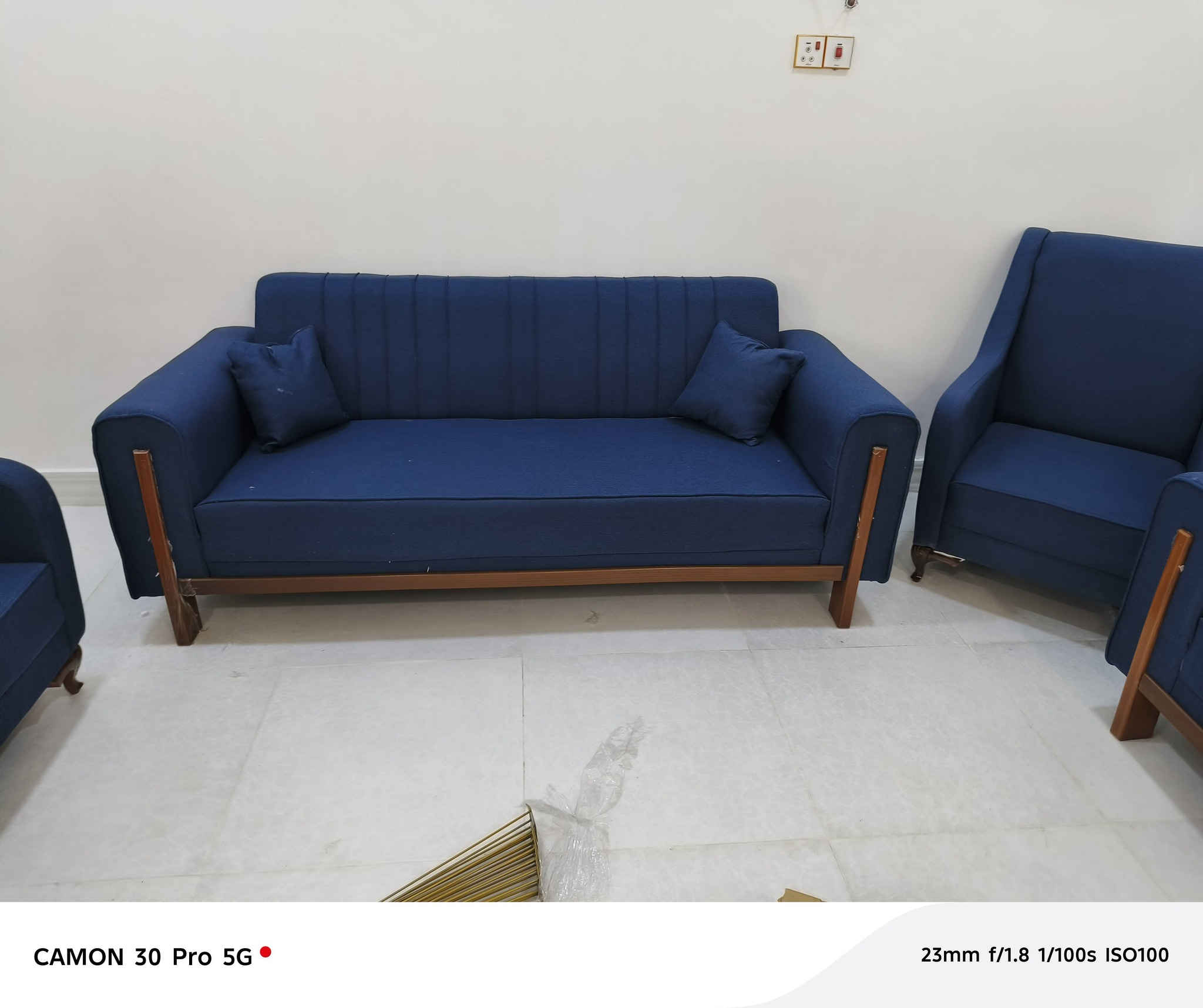 تخم قنفات نيللي جديد ١١ نفر ثلاث قنفات ثلاثية كراسي اثنين اليوم  اشتريتة بس ما عجب الاهل اشتريتة ٦٥٠  وبي مجال بسيط  عنوان شط العرب الجزيره


**إذا كنت صاحب هذا الإعلان وتريد حذفه لأي سبب، رجاءا أرسل رسالة إلى الدعم الفني**