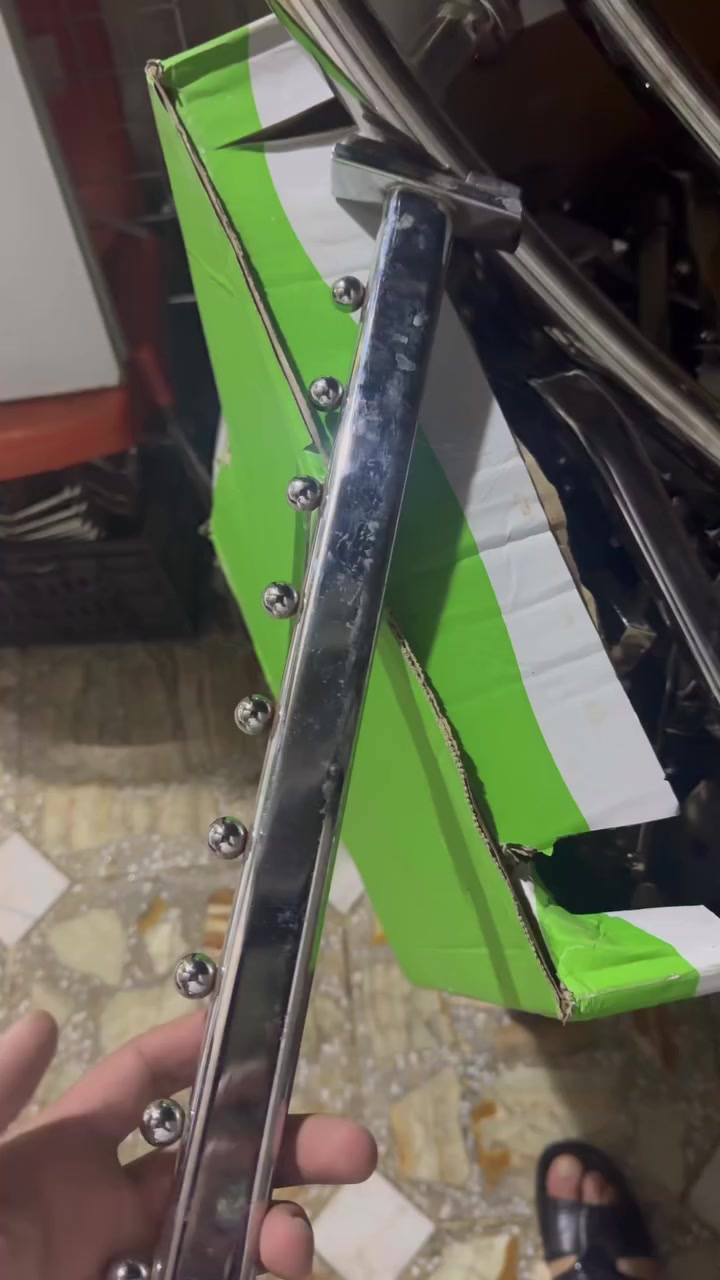 السلام عليكم للبيع غراض محلات مستخدمه شي قليل اخو الجديد ***********
