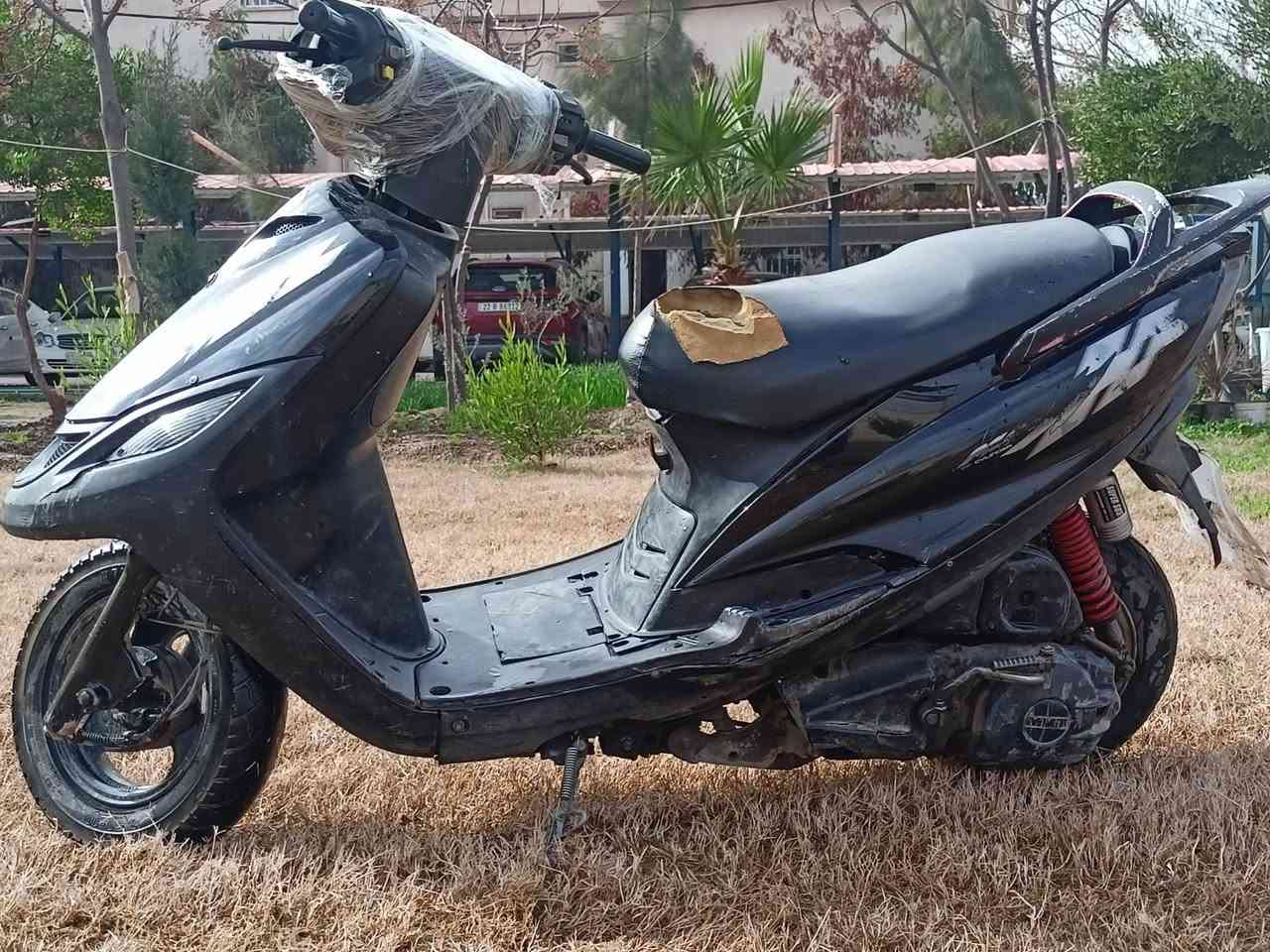 السلام عليكم ماطور ماكس للبيع نضيف مابي كلشي كلو شغال السعر 300 بي مجال ***********
