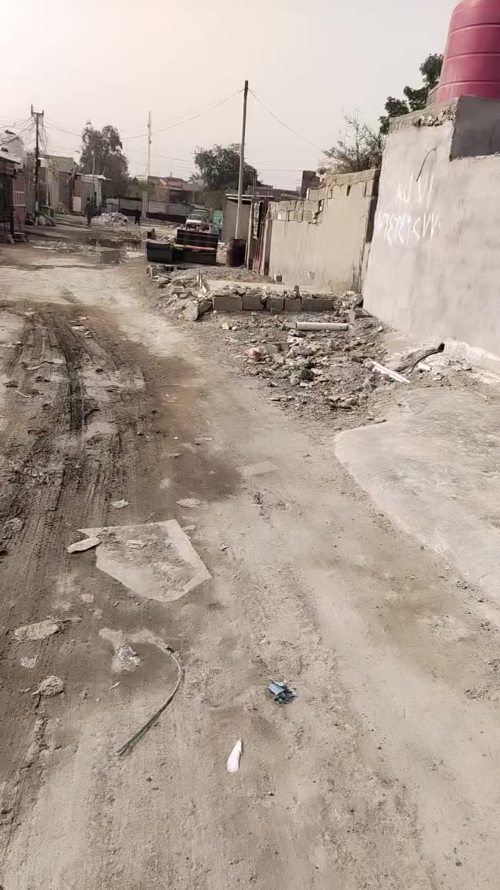 السلام عليكم
بيت للبيع في منطقه الشعب حي الجزائر في التجاوز
لبيت ركن يطل على أربع شوراع 
للتواصل والاستفسار الاتصال على الرقم
***********
