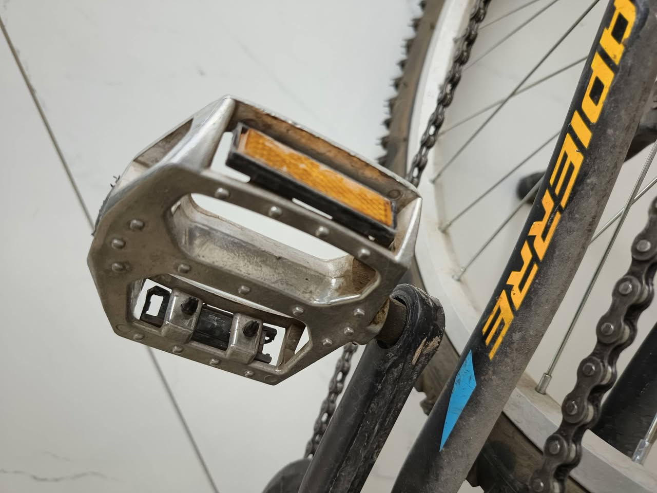 للبيع جبلي نظيف
گير جديد 10 نمرة 
ويل خلفي جديد 
ويل امامي مامبدل اصلي 
تايرات جبلي 
معاه قفل ومفتاح 
عجلة ورا مبدل جديد 
بايدار فافون اصلي 
السعر 65 الف فقط وبيه مجال 🔥
***********
