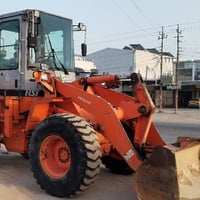 لبيع شفل هيتاشي ٢٠١١ رقم بغداد الماني سنويه جديده بسمي مكفول مكينه كله...