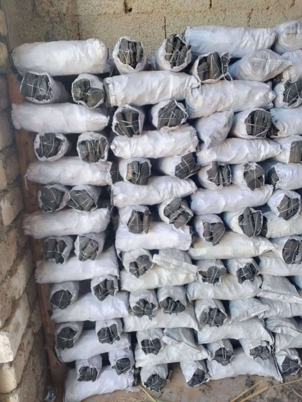 يوجد بدينا فحم درجه اولى 

***********
