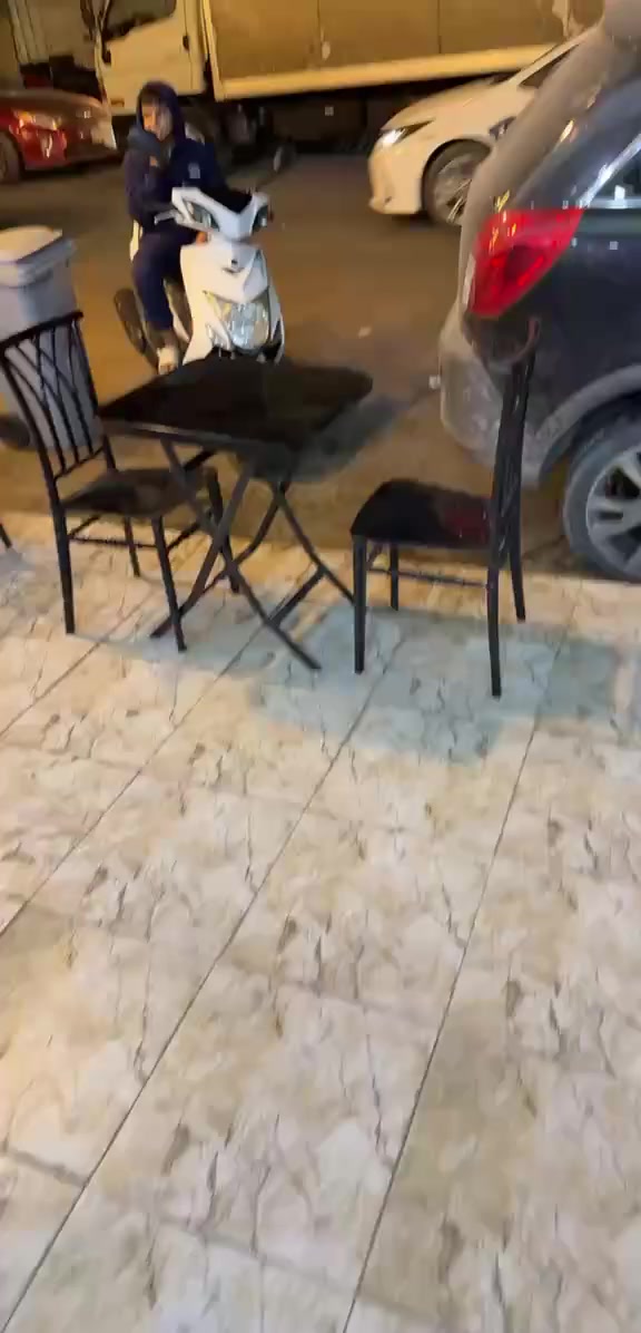 محلين في منطقه الشعب شارع عدن مطعم ومحل عصير مجهزين كامل للبيع ايجارهم ٥٠٠الف تجهيز جديد المساحه ٣٦متر المحلين والواجه كله سيراميك هم ٣٦مترمع قمريه موقع ممتاز تجاري رجاء رجاء بس الي يشتري ومايتعبني لانو الف اتصال ولا واحد صادق بس حجي الاستفسار على الرقم والبيع لانو اني سافرت ‭٠٠٤٩ ١٧٦ ٢٠٥١٧٠٠٨‬


**إذا كنت صاحب هذا الإعلان وتريد حذفه لأي سبب، رجاءا أرسل رسالة إلى الدعم الفني**