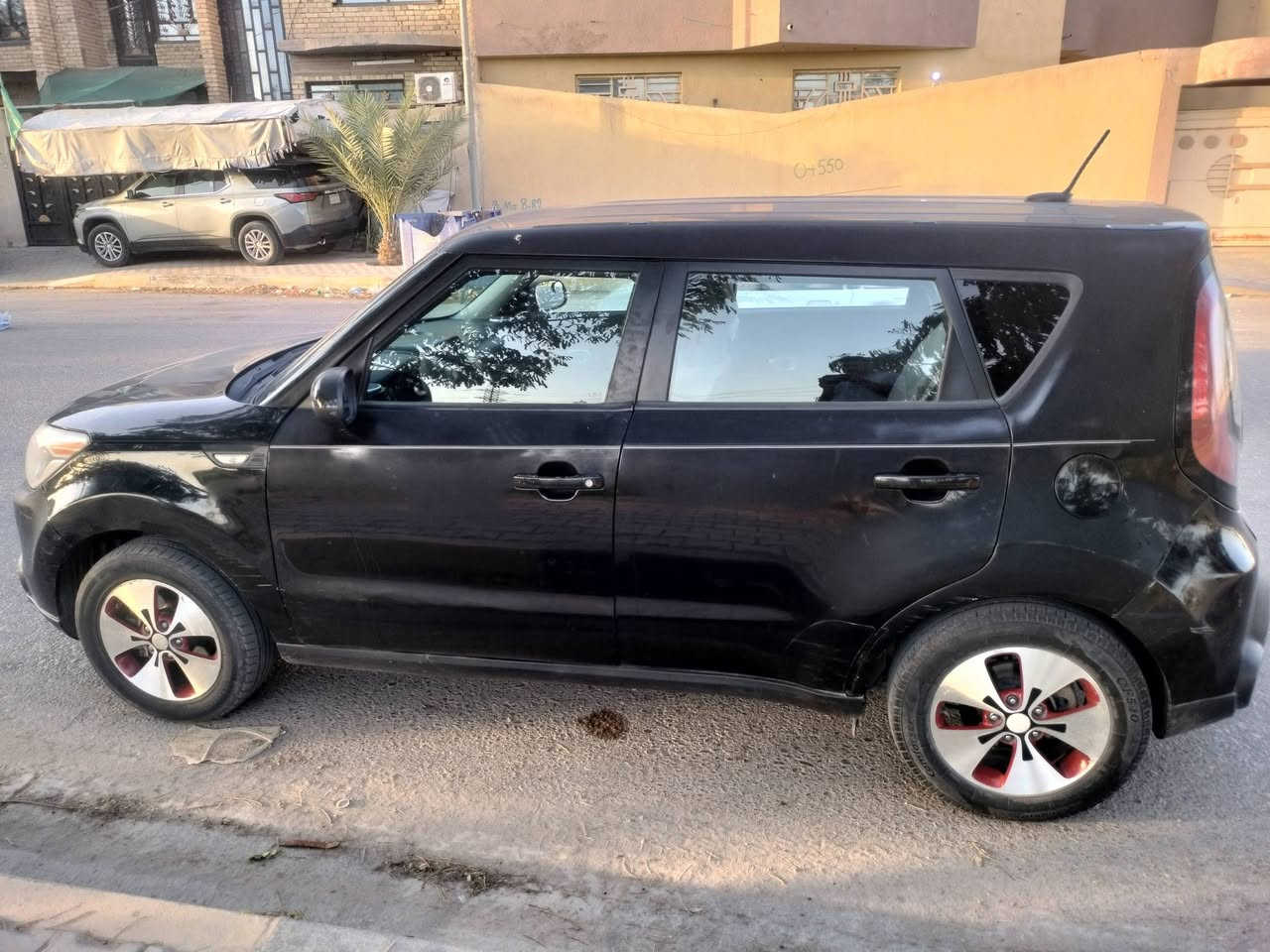 كيه صول2014امريكي
مكينه1600 
كير مكينه تبريد حداديه مكفولات
صبغ 3قطع
نص فول 
رقم بغداد سنويه وهزه جديد
مكان كربلاء 
السعر95وقابل للتفاوض
الرقم الهاتف ***********
