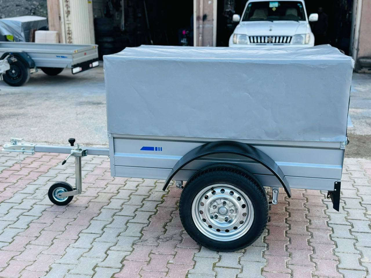 عارەبانەی دووای سەیارە بۆفرۆشتن (150×100)(750kg)قورسای هەڵدەگرێت 120لێخوڕین بۆسەفرەو سیاحی شازە ماڵی دۆستە بیلادی (اڵمانیە) نوێنە (🇩🇪)  شوێن ناحیەی سکتان
***********
***********
*********** رانية, السليمانية
