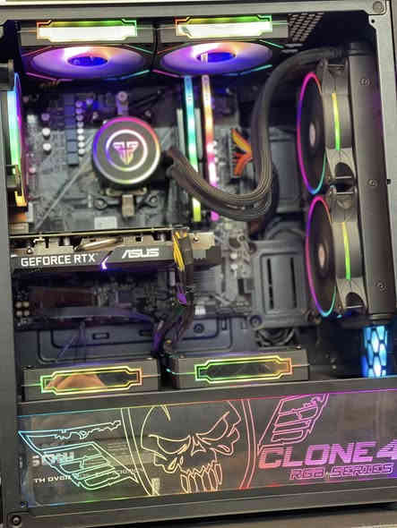 السلام عليكم 
تجميعة جمبازية للبيع 
السعر 750 الف
المواصفات:

R5 4500
Rtx3050 8gb
Ram 16 gb
Ssd m.2   512 gb
B550m k
650w
cooler 240 
Caes 5 fan rgb
توصيل موجود لكل العراق
***********
واتساب متواجد
