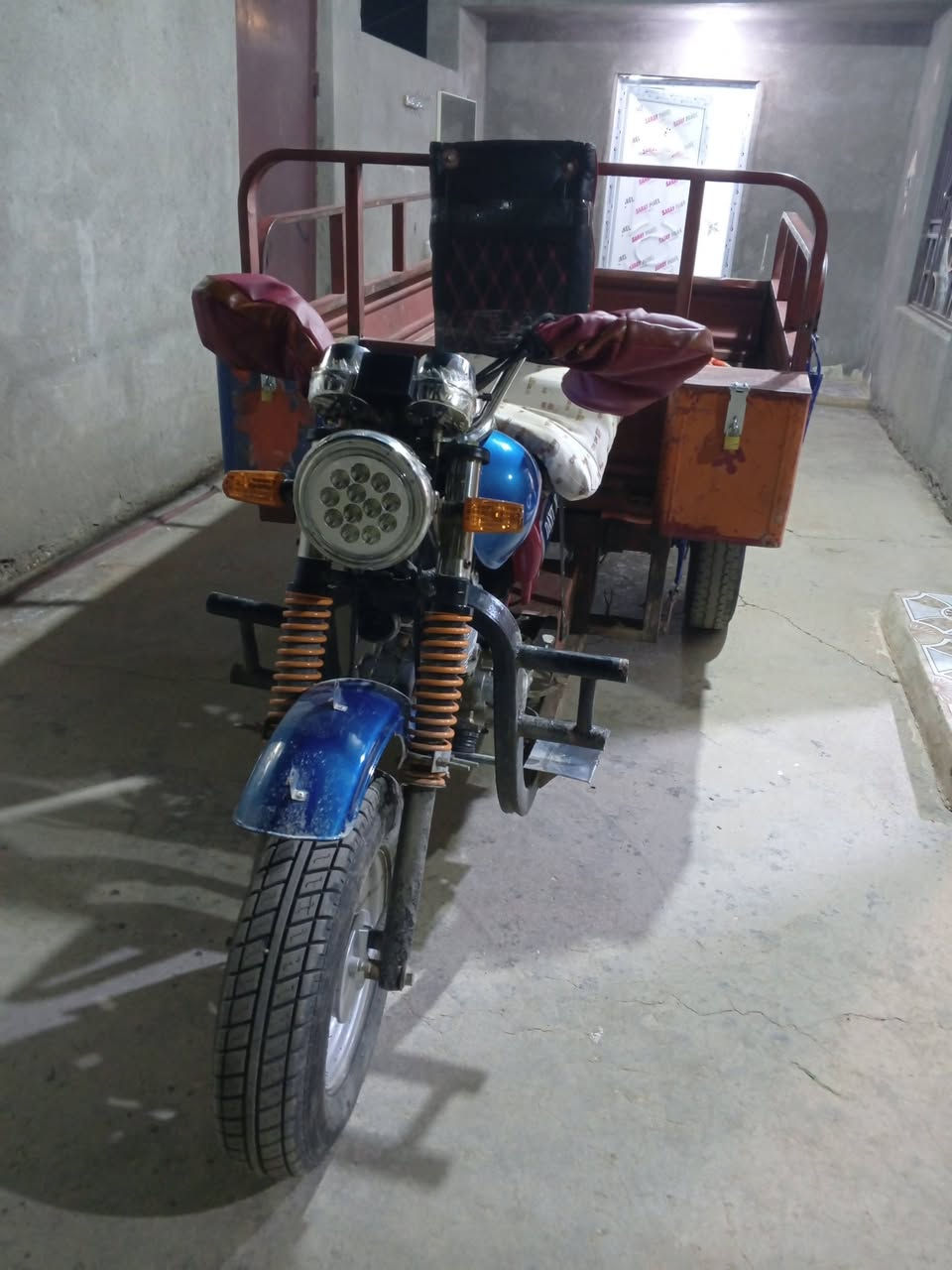 السلام عليكم ستوته رقم واسط الماني للبيع موديل 2011 سنويه صاقطه كهربائيات شغاله خير من الله مال جناي اكسن هوه وتايراته جديد صدر جديد دبلات خلفيه واسط قضاء الموفقيه  السعر مليون وربع وبيه مجال الشراي اتصل وتدلل 

***********
