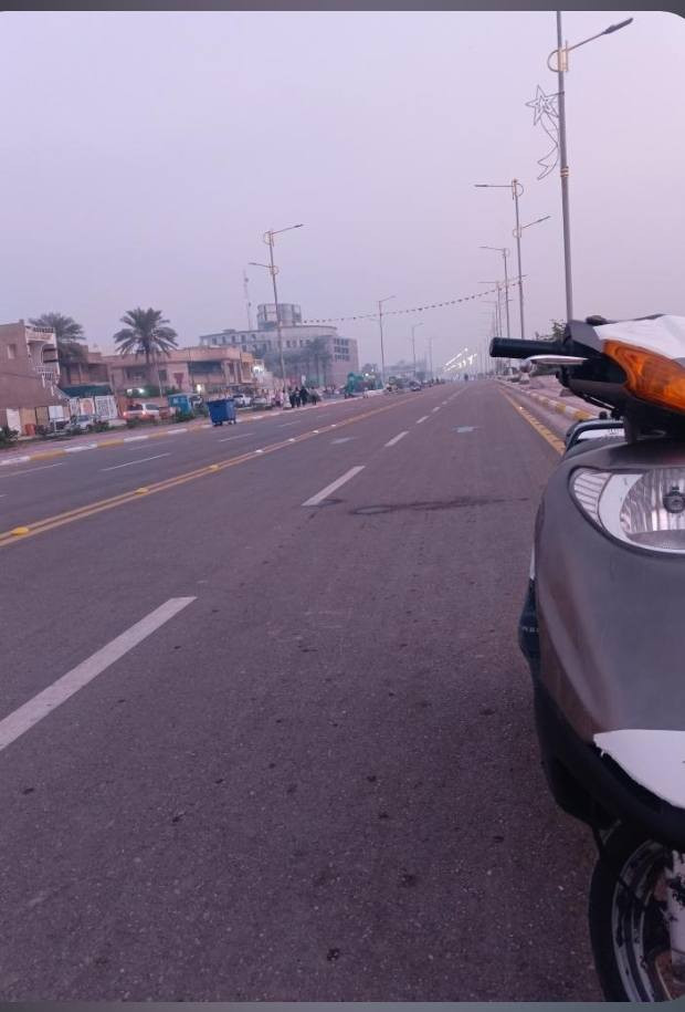 السلام عليكم دراجه سبيسي للبيع نظيفه كلش كل شي شغال فيها مكان الكوت فلاحيه السعر 800  الرقم ***********
