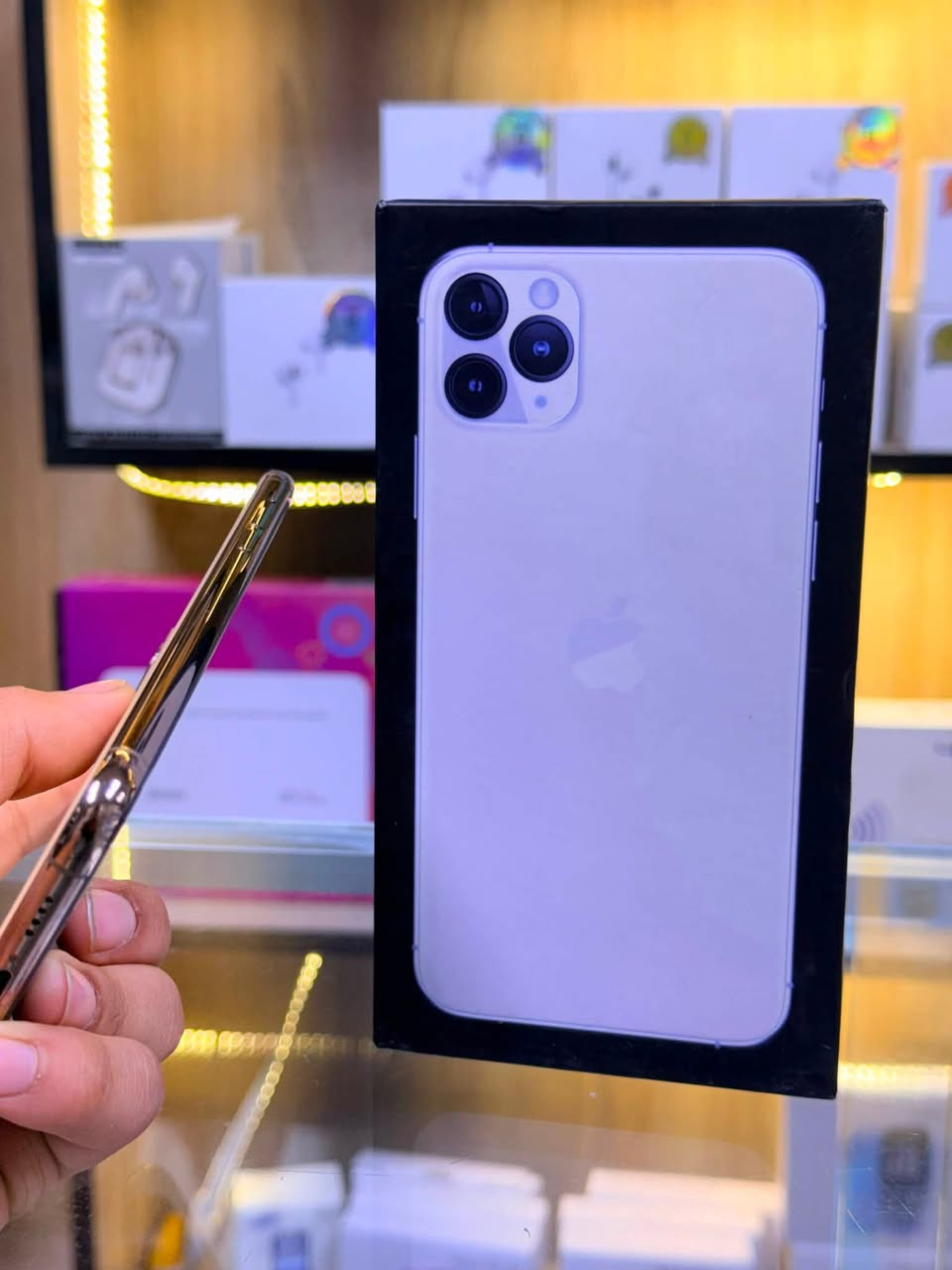 🔥اقوه عرض 🔥
ايفون 11بروماكس لون مميز لذهبي  ذاكره 256 بطاريه75 بلاديه  🔋 نموذج N 
 ممبدل بي شي مع ضمان 5 ايام  نضافه 100‎%‎ زلغ ما بي يخبل وتر بروف كامل ملحقاته الجهاز نضافه كانما فاتحه من الكارتونه بلحاسبه كله نورمال   
مكاني  كربلاء تحت جسر باب طويريج مركز ابو حيدر للمبايل
☎️*********** 
سعر  375 الف
