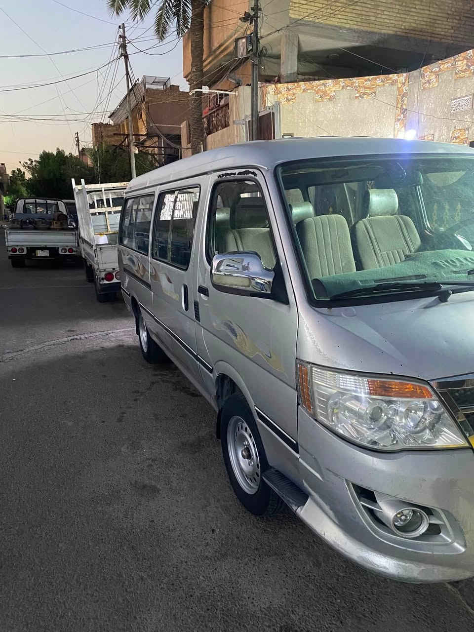 سلام عليكم فتون موديل 13كوم حديد  سياره بلاديه بدون صبغ مكينه كير اكسل خير من الله داخل جديد تخم تاير نضيف حيل سنويه كارتون مو عظم مكان السياره بغداد البياع ***********
