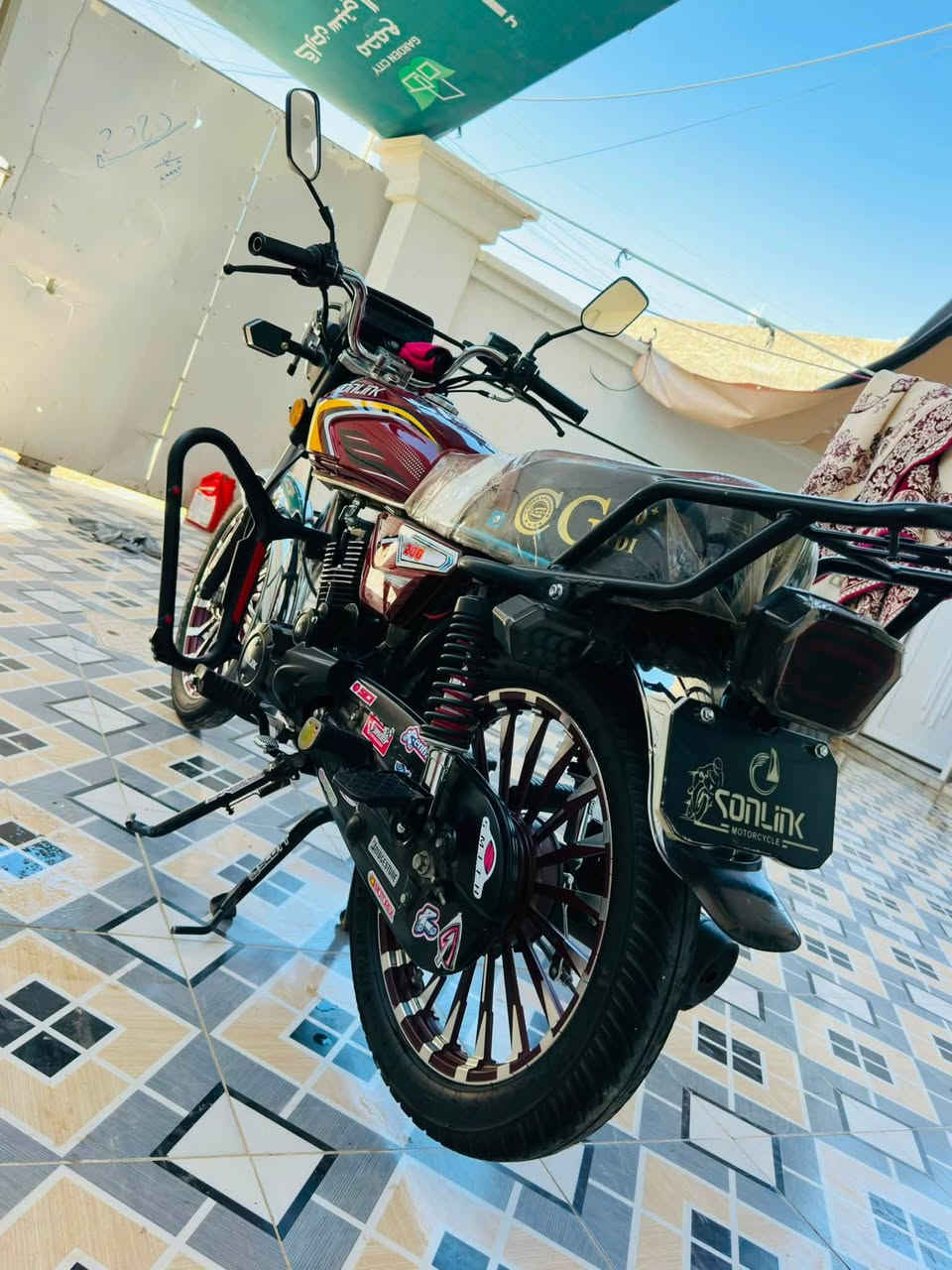 السلام عليكم اعاده نشر بسبب الوعود الكاذبه
دراجه سولنك خمسه كير موديل ٢٠٢٥ بعدها اخت الزيرو مصار اقل الشهر مشدوده شرط الخط مال تاير بعده ماشيه عشرين كيلو بس الدراجه ما بيها اي نقص ومصروف عليها مرتبه حيل مكينه مكفوله بعدها بدهن السحك 

سعر الدراجه ٩١٥ الف قفل قفل من الاخير بدون عمله  تعجبك تعال اخذها وبل خير عليك متعجبك الله يرزقك بل احسن منها 

البياعه شرايه ارجوكم هدوني منتوالم اني وياكم خلاص ابد 

مكاني رمادي خمسه كيلو نزلت الشراع 

للاستفسار اتصل مموجود عل نت ***********

