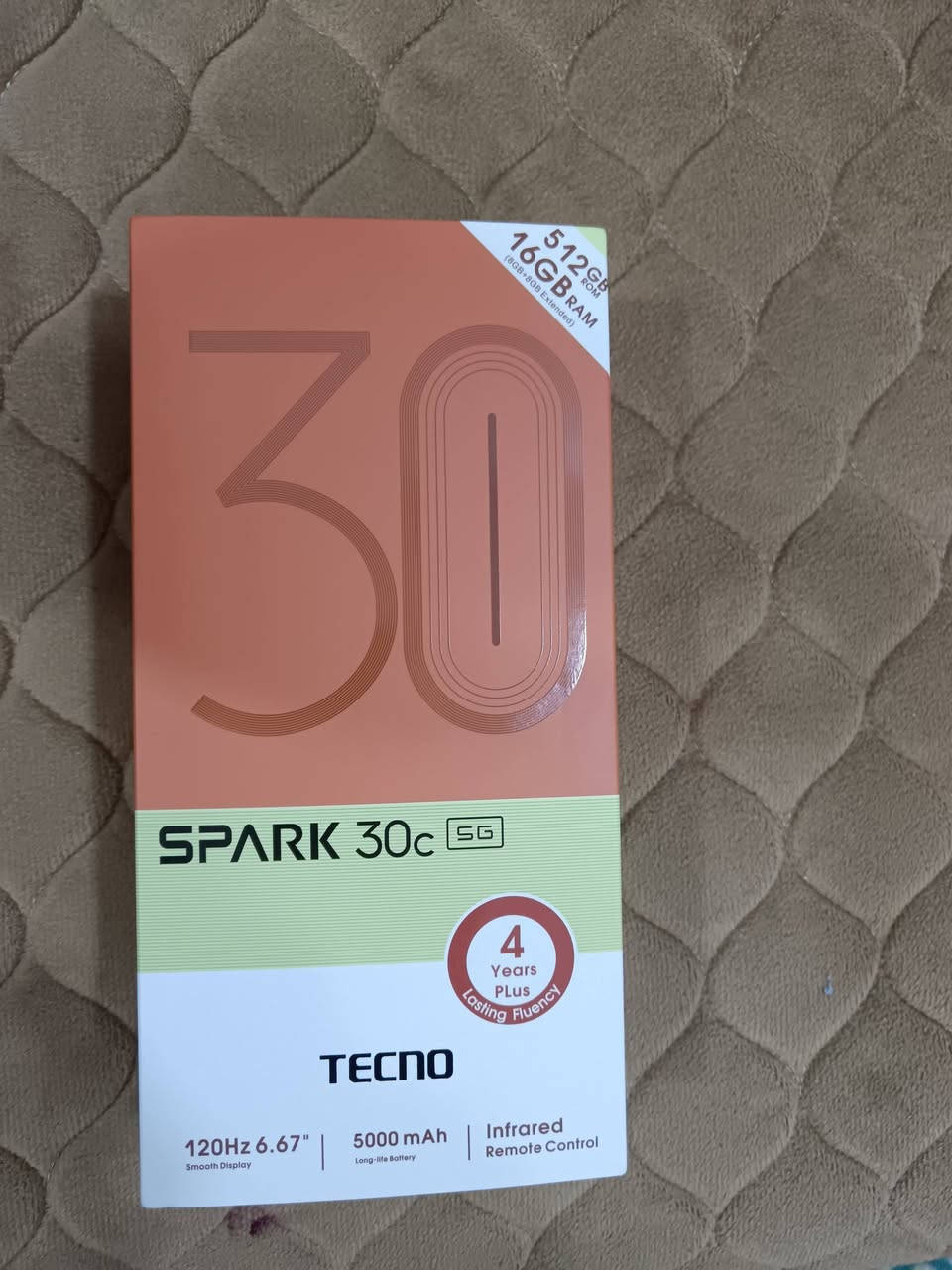 السلام عليكم تكنو سبارك 30برو 5G ذاكره 512 عشوائيه 16  كامل ملحقاته كارتونه. شاحنه + سماعه+كفر  جهاز شرط مامفتوح نضيف كلش.جديد السعر 120 وبي مجال مكاني رميثه ***********
