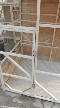 العرض مترتين ونزال ماتر وطول ماتر ونص السعر 75. 07706227813