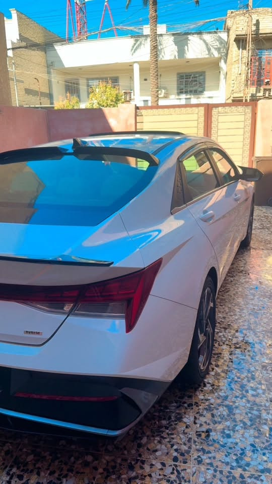 النترا ٢٤ هايبرد كاملة مابيها اي نقص الحمدالله
بيها بس البنيد صبغ بدون شاصي او لغد ماشية ١٥ الف بعدها زيرو وفول مواصفات للاخير اعلى فئة بالهايبرد
 الكشن تدفئة و تبريد 
حساسات امامي وخلفي 
رادارات فول
كشن كهرباء وميموري 
دبل بصمة بيها
السعر ١٥٦ ورقة وبيها مجال بسيط
للاتصال او واتس اب ***********
