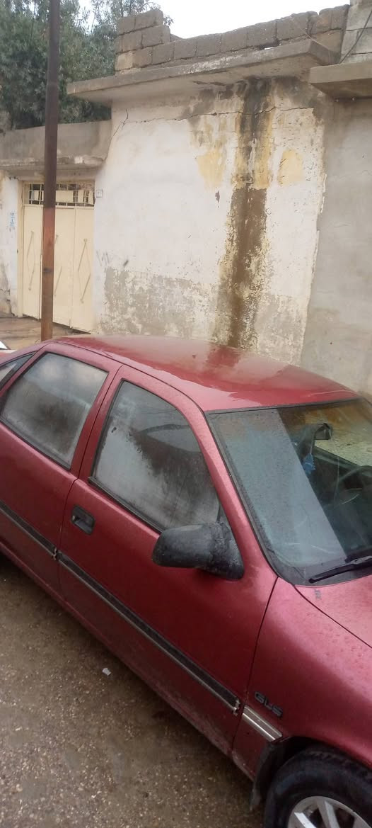 سلامو عليكم عندي فكتره موديل 92 حجم 18 السياره جدام العين رقم نينوي الماني بسمي رقمي *********** بيه واتساب
