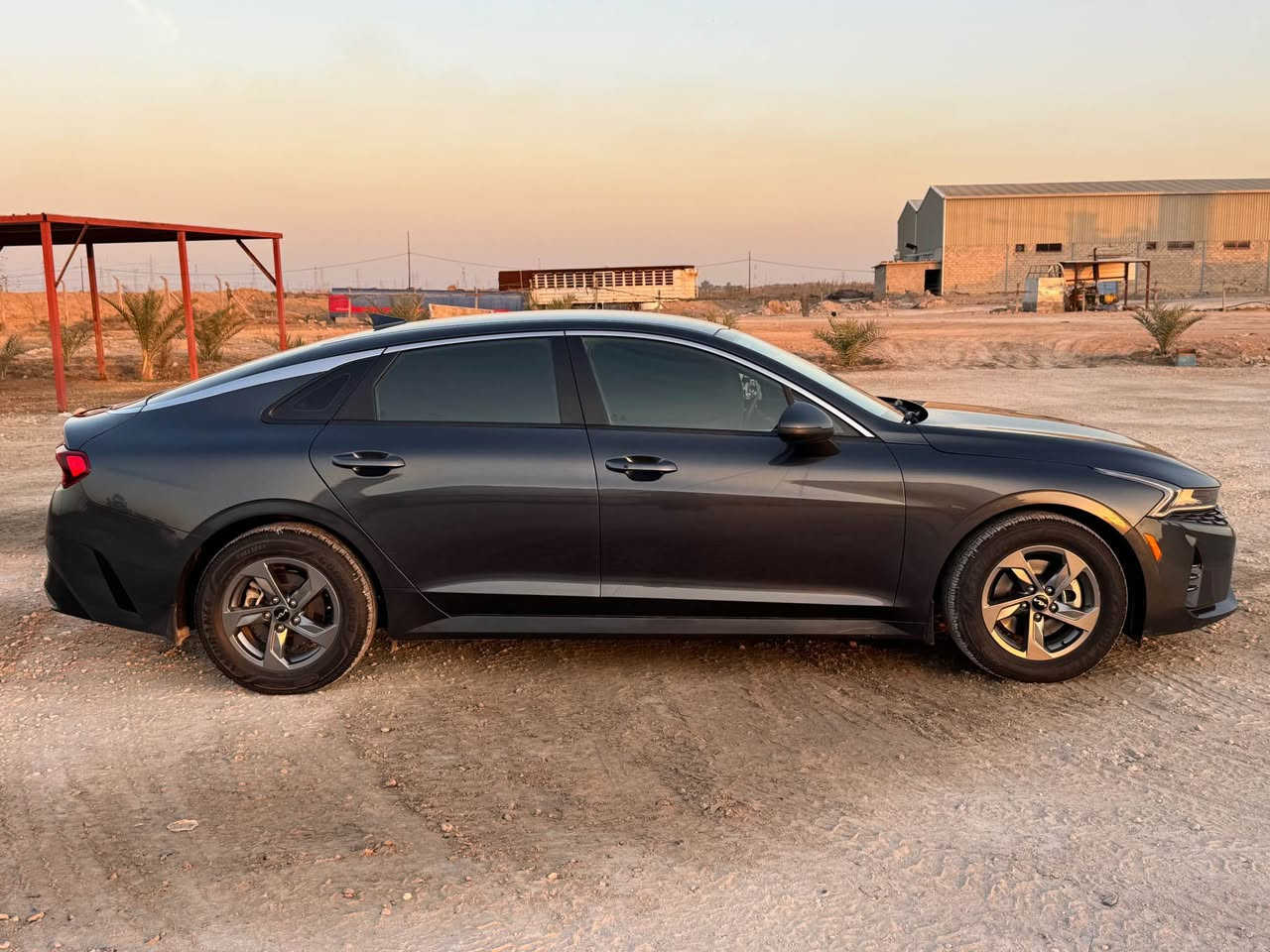 K5 (2022) LXS
ضرر قطعة وحدة صبغ فقط ( بنيد ) الباقي كفالة 
ماشي 59 mi
1600 تيربو 
سعر 172 بي مجال 
ديوانية قضاء الشامية 

بغداد 
*********** بغداد, العراق
