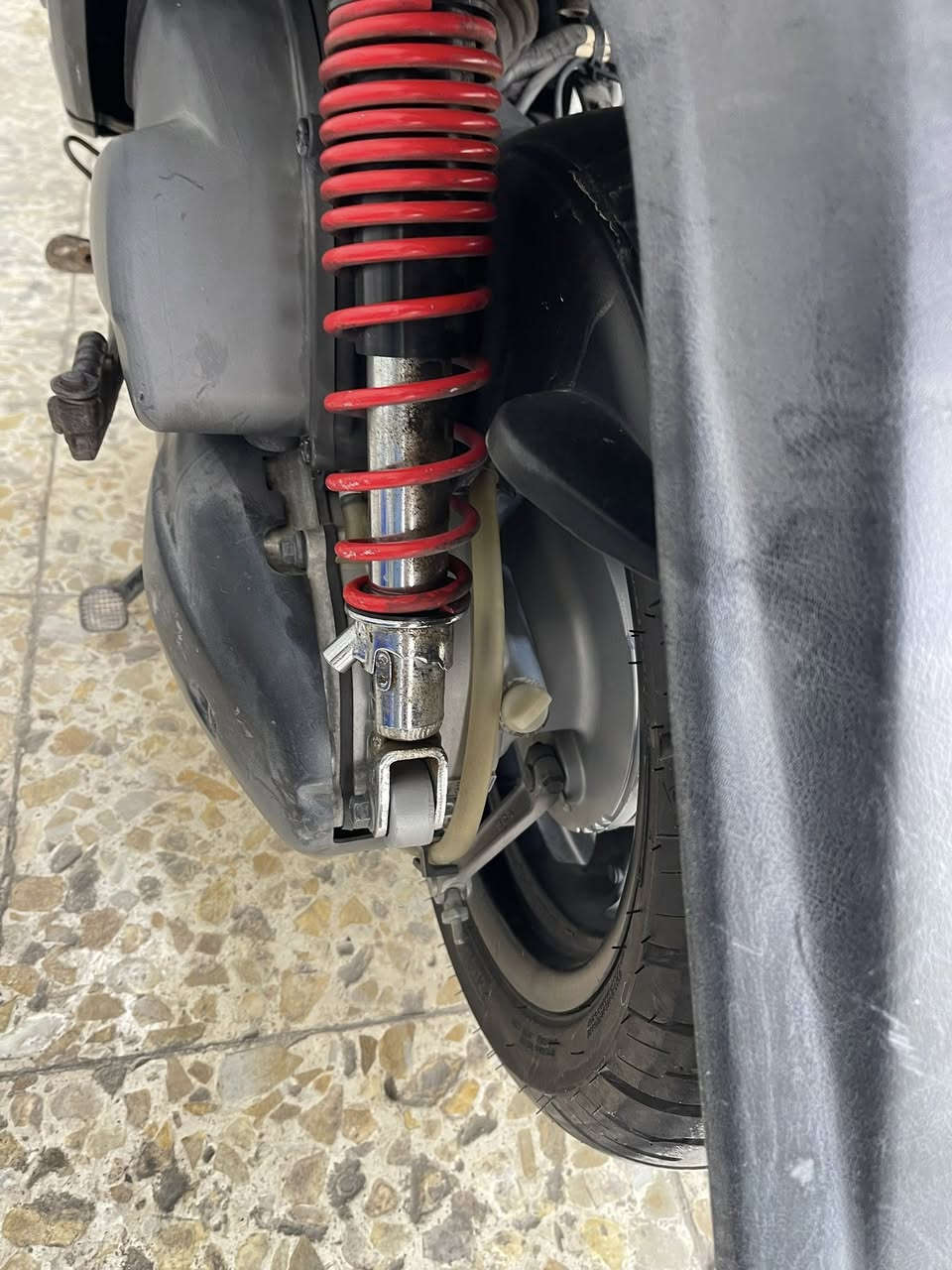 سلام عليكم سكنس فحل رمبه صار شهر نازله من الرمبه مكفوله كفاله عامه الدراجه زيرو ماشيه 19 الف نوزل ياباني خطين قبغ نفخ استان حساس مكينة خرسة ما ينسمع صوتها شلعة معدل خير من الله مكفولة كفالة عامة كهربائياتها شغالة دشبول شغال سعرها 11 وبيها مجال ***********
