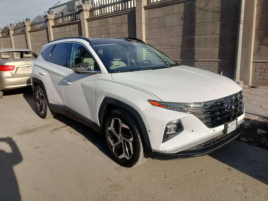 السلام عليكم توسان موديل 2023فول برستيج اعله فأه وارد امريكي شواصي كير محرك مكفوله صبغ بيها جزء تكمه ايسر من الخارج فقط والجاملغ الخلفي ومبدأ بيها اربع قطع بدون دواخل ماشيه 6800ميل للبيع او مراوس سعرها 17500وبيها مجال بسيط *********** بغداد, العراق
