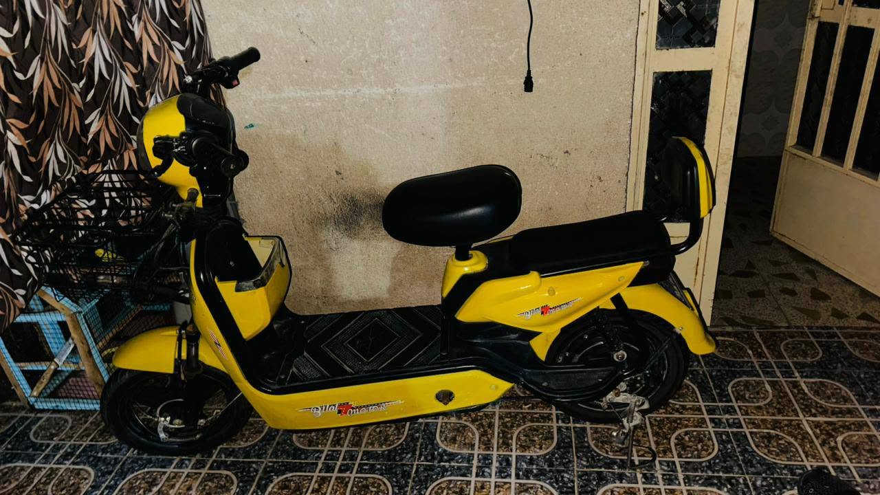 سلام عليكم للبيع دراجه شحن حجم 14دراجه وكيل بطاريات بل وكاله سويجين وبصمتين اشاير لايت 3نمر تايرات جديد كلشي شغال بيها***********
