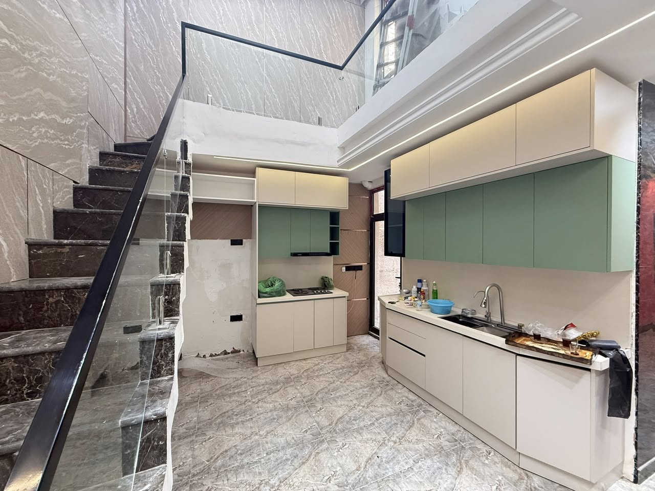 اللهم صلِ على محمد وآل محمد
🌟دار 75متر للبيع:-الدار بنائه فول 

 منضومه كامرات منضومه ساحبات  منضومه ستلايت كله مأسس بالمواد الحديثه الاصليه وكذلك نقاط الكهرباء 

🌟الدار طابقين يحتوي على 3غرف نوم 

وحمام 2 واحد بالطابق الارضي والثاني في الطابق الثاني

السعر((واتساب☎️)) مع ملحقاته

🌟نوع الملك طابو زراعي ملك صرف سند25

🌟حي البساتين شارع احمد الوائلي

للأستفسار:

  ابراهيم الكناني. ***********

ابو الاشتر الزيادي***********
