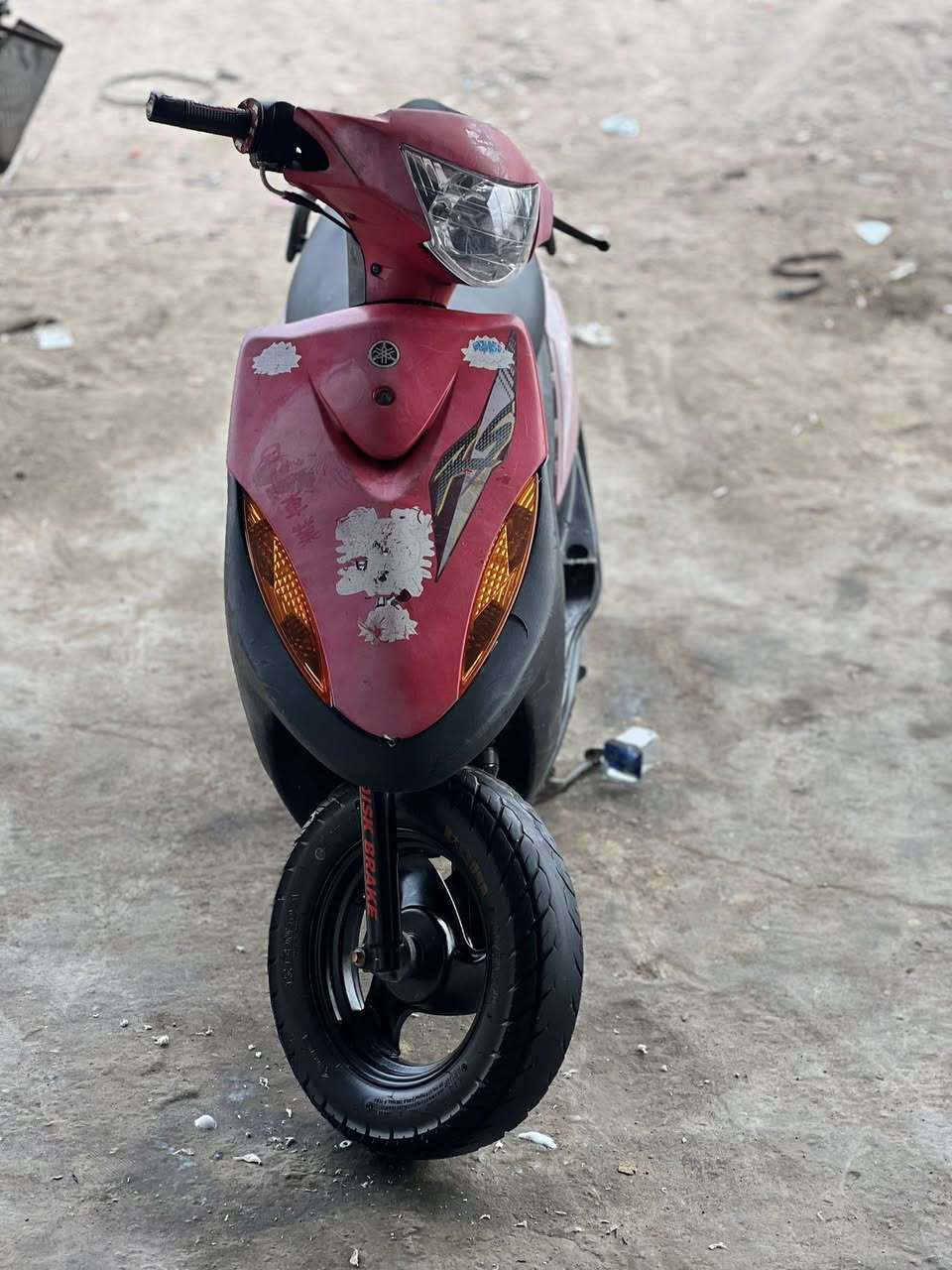 السلام عليكم ماكس عدله ((مامفتوحه٤٩ بلاد)) جيب مصلح وتعال افحص الدراجه كله شغاله لايت سلف نكره اشاير دبلات امامي خلفي مكينه ماتنسمع كفرد بلادي 
مكاني//قرنه// نهر الباشا 
رقمي//***********
السعر//٨٠٠ ((بيع او مراوس))
