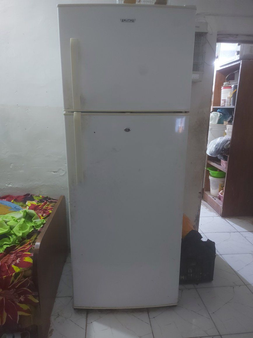 السلام عليكم ثلاجه للبيع حجم الكبير بيه عطل بس للأمانه مااعرف شنو عطلهه ساعه تشتغل وجمد طبيعي وساعه متشتغل تنباع علي هذا وظعهه سعرهه 80 وبيه مجال بسيط مكان سبع البور اي تفاصيل خاص مكلف بالنشر


**إذا كنت صاحب هذا الإعلان وتريد حذفه لأي سبب، رجاءا أرسل رسالة إلى الدعم الفني**