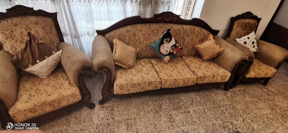 سلام عليكم طخم كامل للبيع السعر خاص او واتساب ***********
حي العربي
