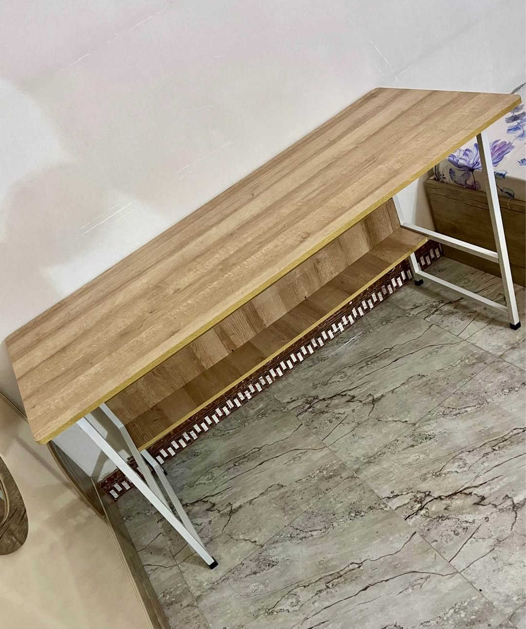 ✨ مكتب دراسة مع كرسي للبيع ✨

نظيف جداً واستخدامه بسيط، مناسب للدراسة والعمل واللابتوب.

✅ تصميم عصري وأنيق
✅ ثابت ومريح
✅ بحالة ممتازة
✅ رف سفلي إضافي للتخزين

💰 المكتب: مشتريته بـ180 ألف، مطلوب 160 ألف وبيه مجال قليل.
💰 الكرسي: مشتريته بـ45 ألف، مطلوب 30 ألف.

يباع مع الكرسي أو كل قطعة وحدها.

📩 للجادين فقط، المراسلة على الخاص كربلاء, العراق


**إذا كنت صاحب هذا الإعلان وتريد حذفه لأي سبب، رجاءا أرسل رسالة إلى الدعم الفني**