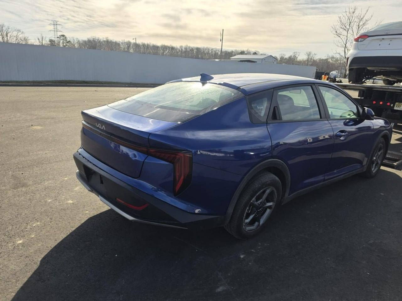 سلام عليكم
K4 فئة LXS  موديل 2025 

مكفوله من الضرر المسبق بدون حادث فقط حافة الدعامية 

بل الطريق الى ميناء العقبه موعد الوصل تقريبا 45 يوم

 لون مميز جويتي 
مكينه 2000 دوش

العنوان 

بغداد المنصور شارع الاردن

شركة نجوم العالم

***********
