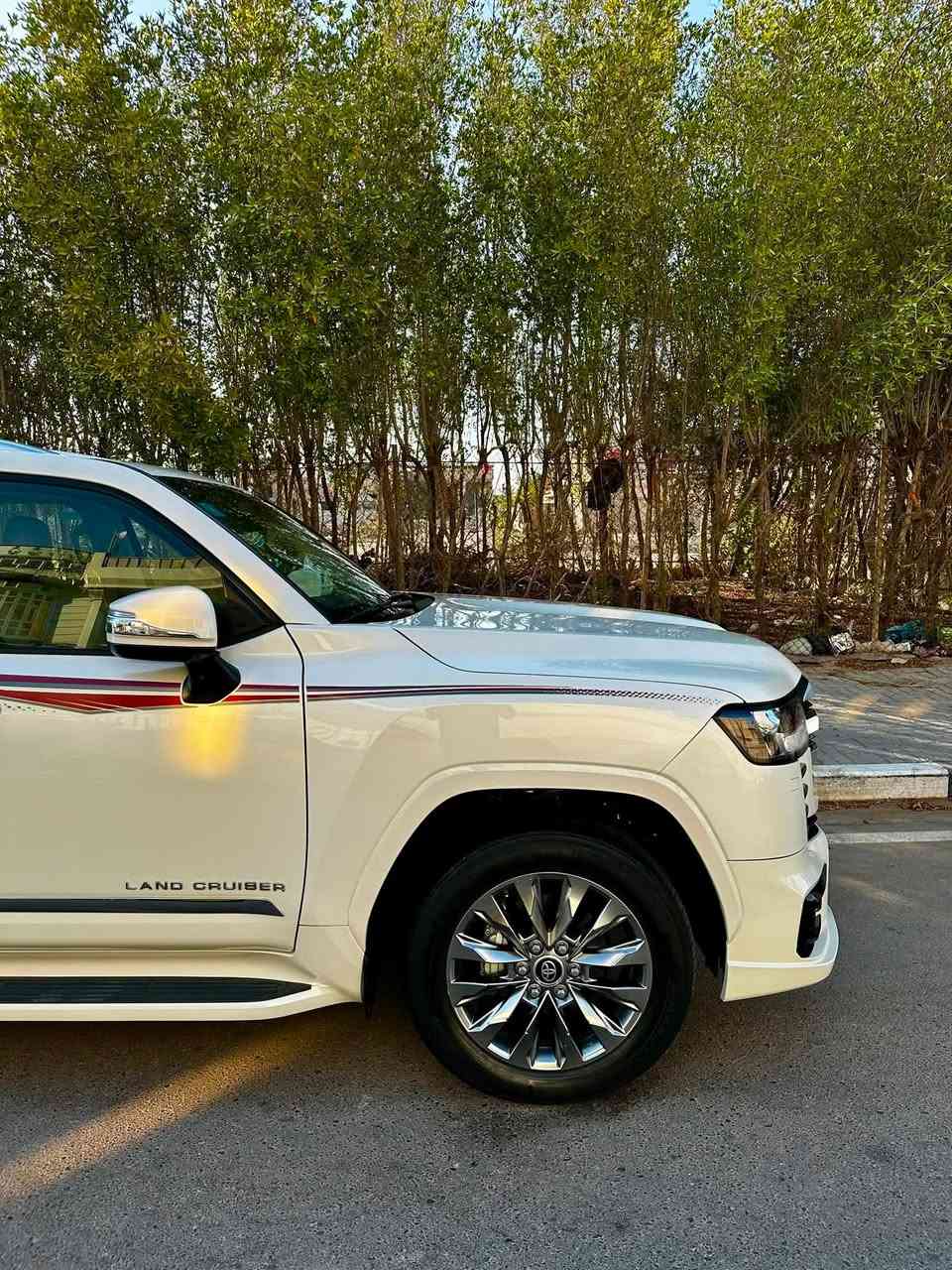 TOYOTA Land cruiser 2024 Limetd
‏32KM📦

🔻ارخص سعر بكل العراق
((678))
‏ GX.R  ليمتدد 

‏‎سنة الصنع: 2024
‏‎بريم السياره المرغوب 
كل غراض بلادي موجود
٥ كاميرا 
ماشييه 32 الف  كم 
‏‎المواصفات :
- محرك 6 سلندر تنفس طبيعي المرغوب
‏‎- فتحة سقف ( سلايد ) 
-٣ شاشات 
- شاشات ترفيه خلفية
‏‎- مقاعد جلد 
‏‎- مقاعد كهربائية 
- مقاعد امامية تبريد 
- ⁠تبريد وتدفئة امامي خلفي 
‏‎- بصمة الابواب 
‏‎- صندوق كهربائي
‏‎- مصابيح LED و زينون
-7 راكب 
-شحن واير ليس 
-حساس امامي خلفي 
‏‎- حجم العجلات 20 inch 
مكفول كفاله عام كلشي مابيها بل باكيت

مكفولة كفالة عامة من الدعامية إلى الدعامية
‏‎ بدون صبخ .بدون بارد  ،بدون رصعات ،بدون حتى شخط
‏‎دعاميات هم بدون صبغ ،رمل مابي ،لحية بدون صبخ ..بقية كلها بشرط

محرك كير بشرط مامفتوح
‏‎سيارة حيل نظيفة كلشي عل بلاد لوك
‏‎سنوية زنكة كلشي جديد مدفوع لـ2029
‏‎باسمي السنوية بشرط تحويل و خرامة 
‏‎سيارة مابيـها دينار مصرف كامل من كل نواحي
رقم بغداد بسمي شخصين 

نفسي يوم /تحويل و وكالة حاظر 
مكانك /بصره

- ⁠***********
