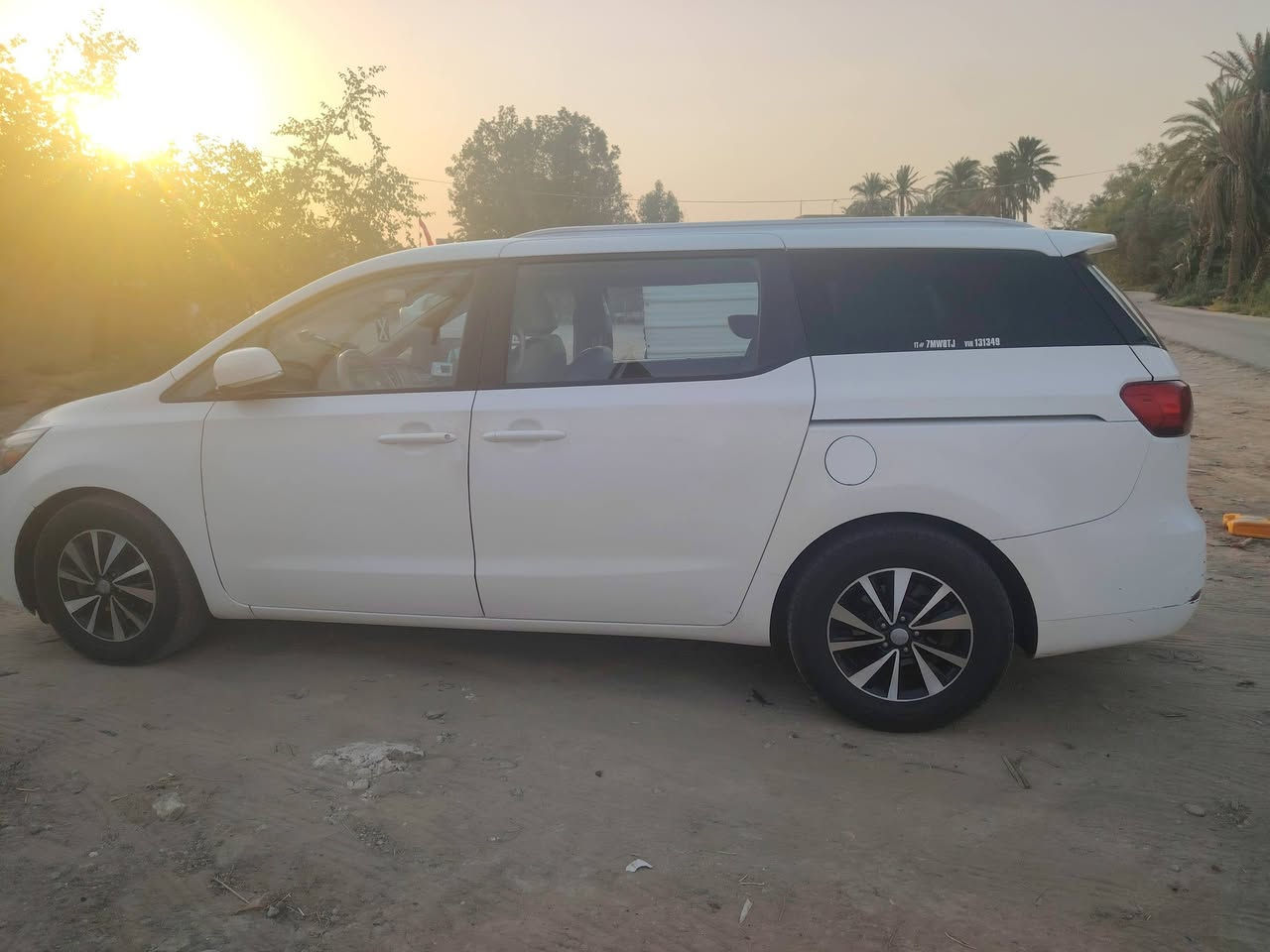 سلام عليكم كيا سيدونا ٢٠١٦ رقم انبار دولي بأسمى بيبان كهربائيه مري شفط كشن كهربائي وباقي المواصفات بيهه صبغ حزام السعر174وبيهه مجال***********
