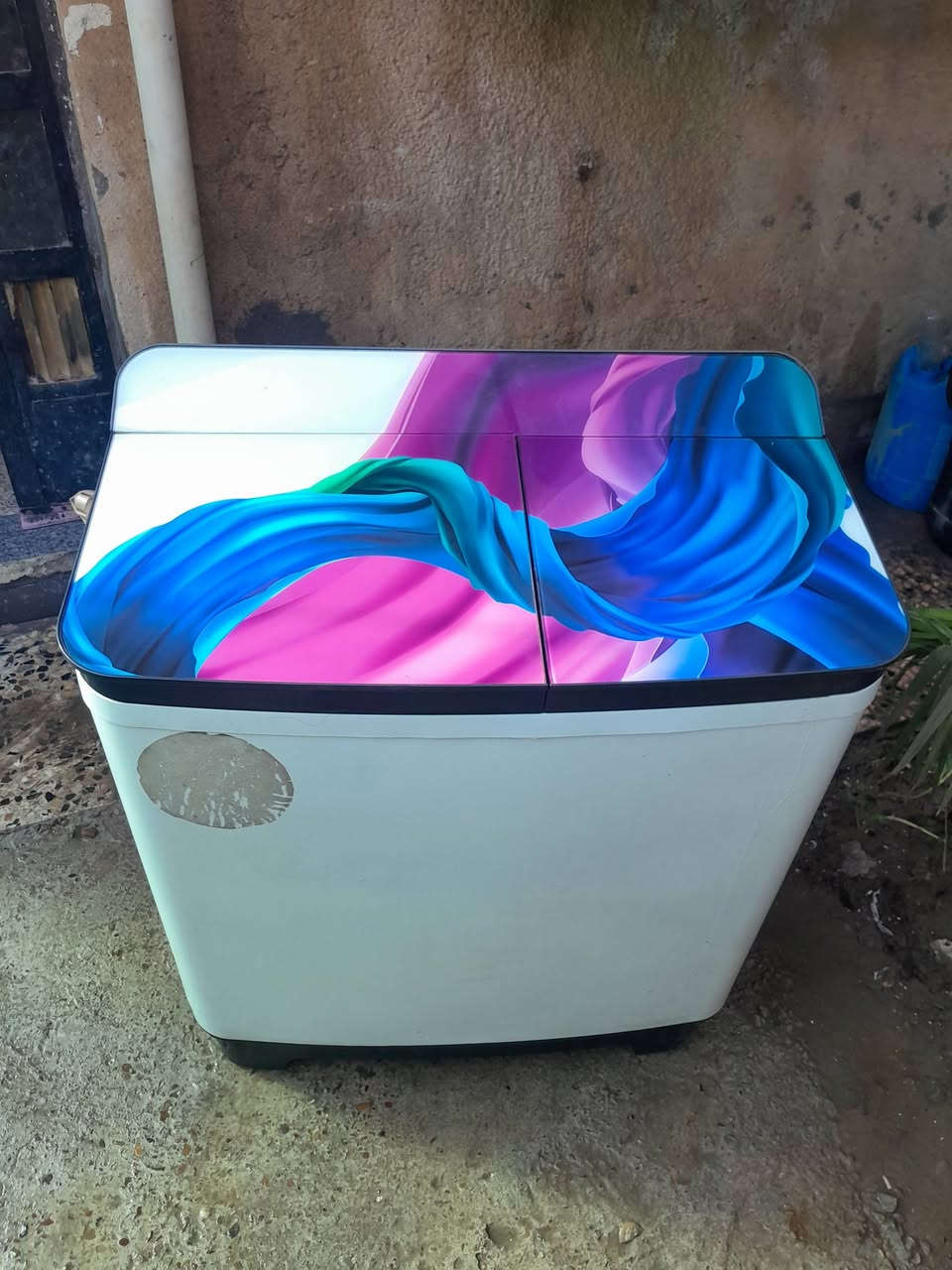 غساله نضيفه للبيع ٦٥ ال زعفرانيه***********
