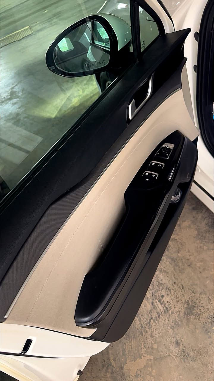 ‏ K5 (كي فايف) 2022 فول 1/1

الموديل : 2022 . (خليجي ) .
المحرك : 2.0 . 4سلندر
العداد : 45الف
الضمان: kia nim 
السعر : اتصل وادلل
الارقام : اربيل

 المواصفات
فتحة سقف(بانوراما)
دخول ذكي(بصمة) +تشغيل عن بعد
شاشة اصلية +كاميرا +حساسات
المصابيح الامامية زنون+LED
المصابيح الخلفية LED
مقاعد تدفئة
مقاعد جلد+كهرباء
سايد بريك بصمة
اوتو هولد
محدد سرعة
فول تحكم ستيرن
درايف مود
مري كهرباء
تبريد قطعتين

    ***********
مكان سيارة مجمع مارينا بغداد
