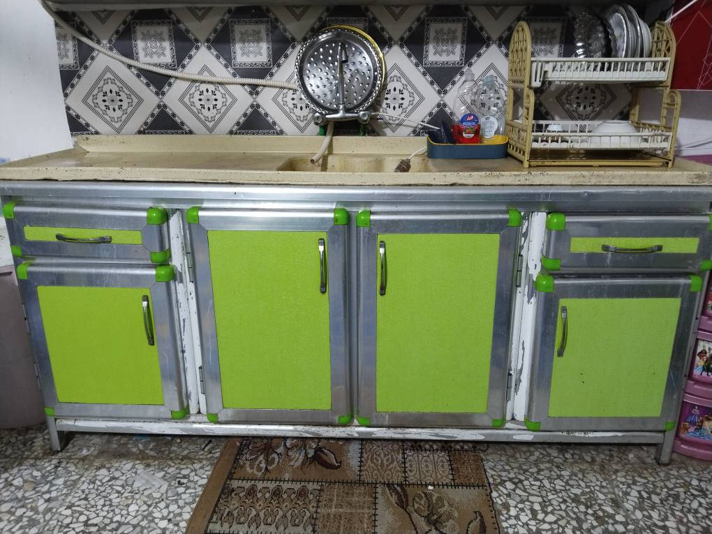 كاونتر للبيع طول الكاونتر مترين ( 2 متر ) معه المالحق السعر 250الف وبي مجال *********** وتساب النجف, العراق
